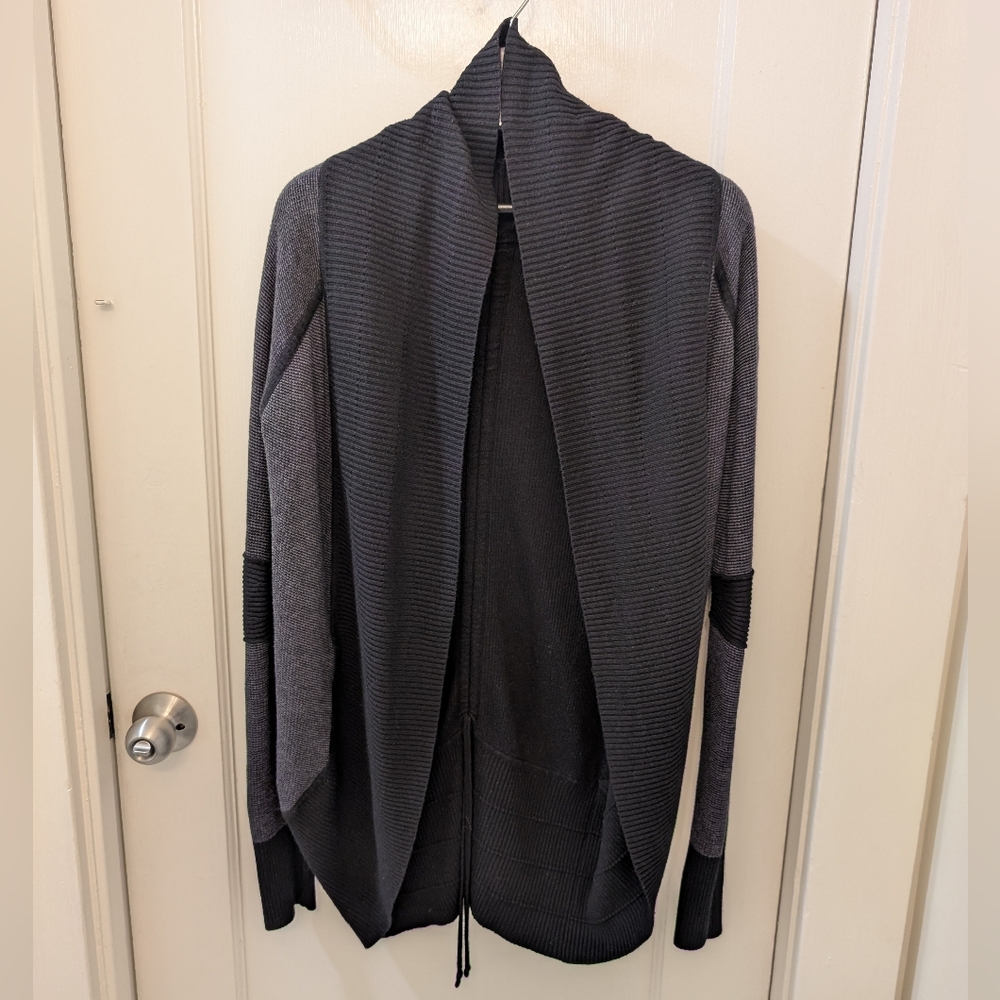 LULULEMON Transformation Wrap Cardigan Sweater Reversible Cocoon Open Black Grey